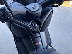 2025 Yamaha XMAX 300 (CZD300A)