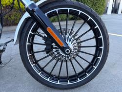 2017 HARLEY-DAVIDSON FXSB SOFTAIL BREAKOUT
