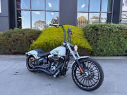 2017 HARLEY-DAVIDSON FXSB SOFTAIL BREAKOUT