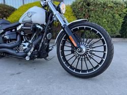 2017 HARLEY-DAVIDSON FXSB SOFTAIL BREAKOUT