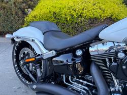 2017 HARLEY-DAVIDSON FXSB SOFTAIL BREAKOUT