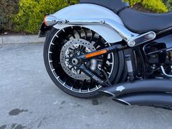 2017 HARLEY-DAVIDSON FXSB SOFTAIL BREAKOUT