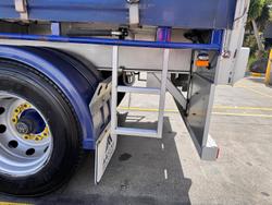 2016 Vawdrey
St3 22 Pallet Straight Deck Curtain R/T