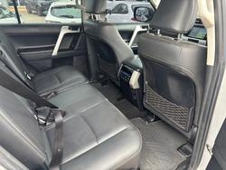 2020 Toyota Prado PRADO DSL WGN AT Kakadu 4277430 003 Silver Pearl