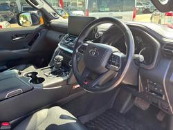 2022 Toyota LANDCRUISER LC300 3.3L V6 DSL GR-S 5 Seats 5E15740 001