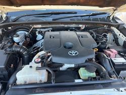 2020 Toyota Hilux HILUX 4x4 2.8L DSL D/C/C 6AT SR 2L71010 001