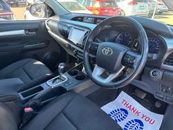2016 Toyota Hilux HILUX 4X4 2.8L DSL D/C 6AT SR5 1Y46290 002
