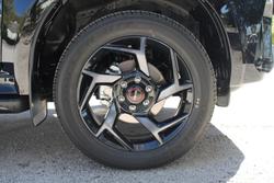 2025 Isuzu MU-X X-TERRAIN