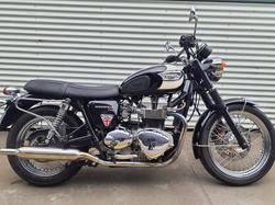 Triumph Bonneville T100 (790CC)