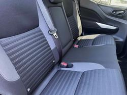 2021 Nissan Navara ST