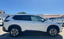 2025 Nissan X-TRAIL ST-L e-POWER