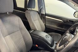 2017 Toyota Kluger GX