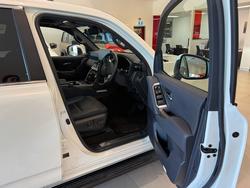 2023 Toyota LANDCRUISER LC300 3.3L V6 DSL VX 7 Seats
