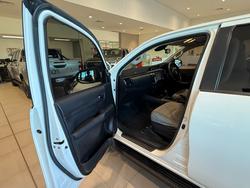 2022 Toyota Hilux 4x4 2.8L DSL D/C/C 6AT SR