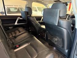 2017 Toyota LANDCRUISER LC200 4.5L T/D A/T Sahara 7 Seat (Beige Trim)