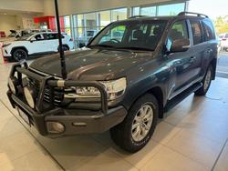 2017 Toyota LANDCRUISER LC200 4.5L T/D A/T Sahara 7 Seat (Beige Trim)