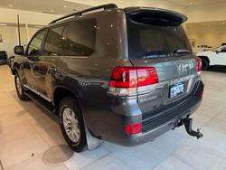 2017 Toyota LANDCRUISER LC200 4.5L T/D A/T Sahara 7 Seat (Beige Trim)