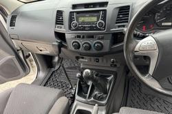 2012 Toyota Hilux SR KUN26R MY12 4X4 Glacier White