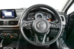 2018 Mazda 3 Neo Sport