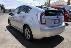2015 Toyota Prius ZVW30R Silver Pearl