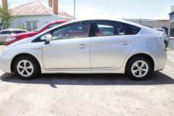 2015 Toyota Prius ZVW30R Silver Pearl