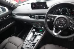 2025 Mazda CX-5 G25 Akera