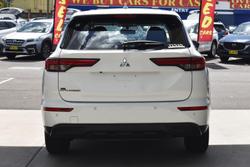 2023 Mitsubishi Outlander ES