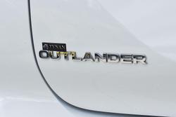2023 Mitsubishi Outlander ES