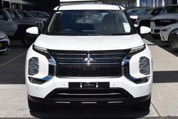 2023 Mitsubishi Outlander ES