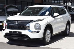 2023 Mitsubishi Outlander ES