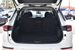 2023 Mitsubishi Outlander ES