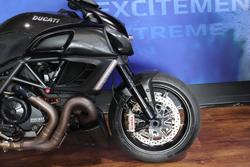 2012 Ducati DIAVEL CARBON Black