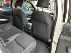 2021 Nissan Navara SL