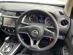 2021 Nissan Navara SL