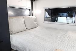 2025 Royal Flair Razor XT