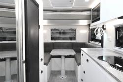 2025 Royal Flair Razor XT