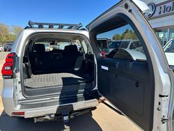 2018 Toyota Prado PRADO DSL WGN A/T GXL 4277430 002 Silver Pearl