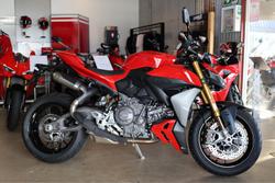 2025 Ducati Streetfighter V2 S Streetfighter Red