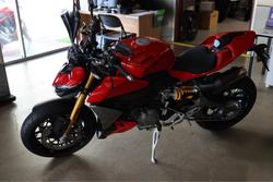 2025 Ducati Streetfighter V2 S Streetfighter Red