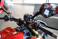 2025 Ducati Streetfighter V2 S Streetfighter Red