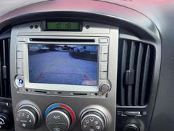 2012 Hyundai iMax TQ-W MY12 Creamy White