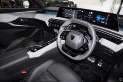 2025 Peugeot 5008 GT Premium Hybrid