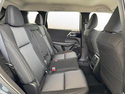 2025 Mitsubishi Outlander ES