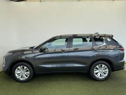2025 Mitsubishi Outlander ES