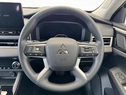 2025 Mitsubishi
                Outlander ES