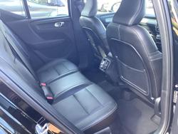 2022 Volvo XC40 Plus B4