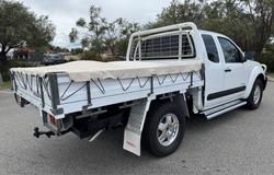 2011 Nissan Navara RX