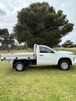 2022 Mitsubishi Triton GLX