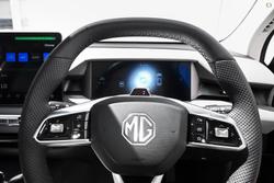 2025 MG
                MGS5 EV Essence 62