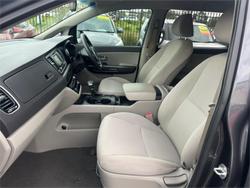 2017 KIA
                CARNIVAL S